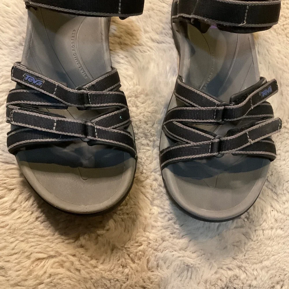 Teva Tierra Sport Sandals Size 8 Black‎ Gray Purple Accent Hiking Water Womens